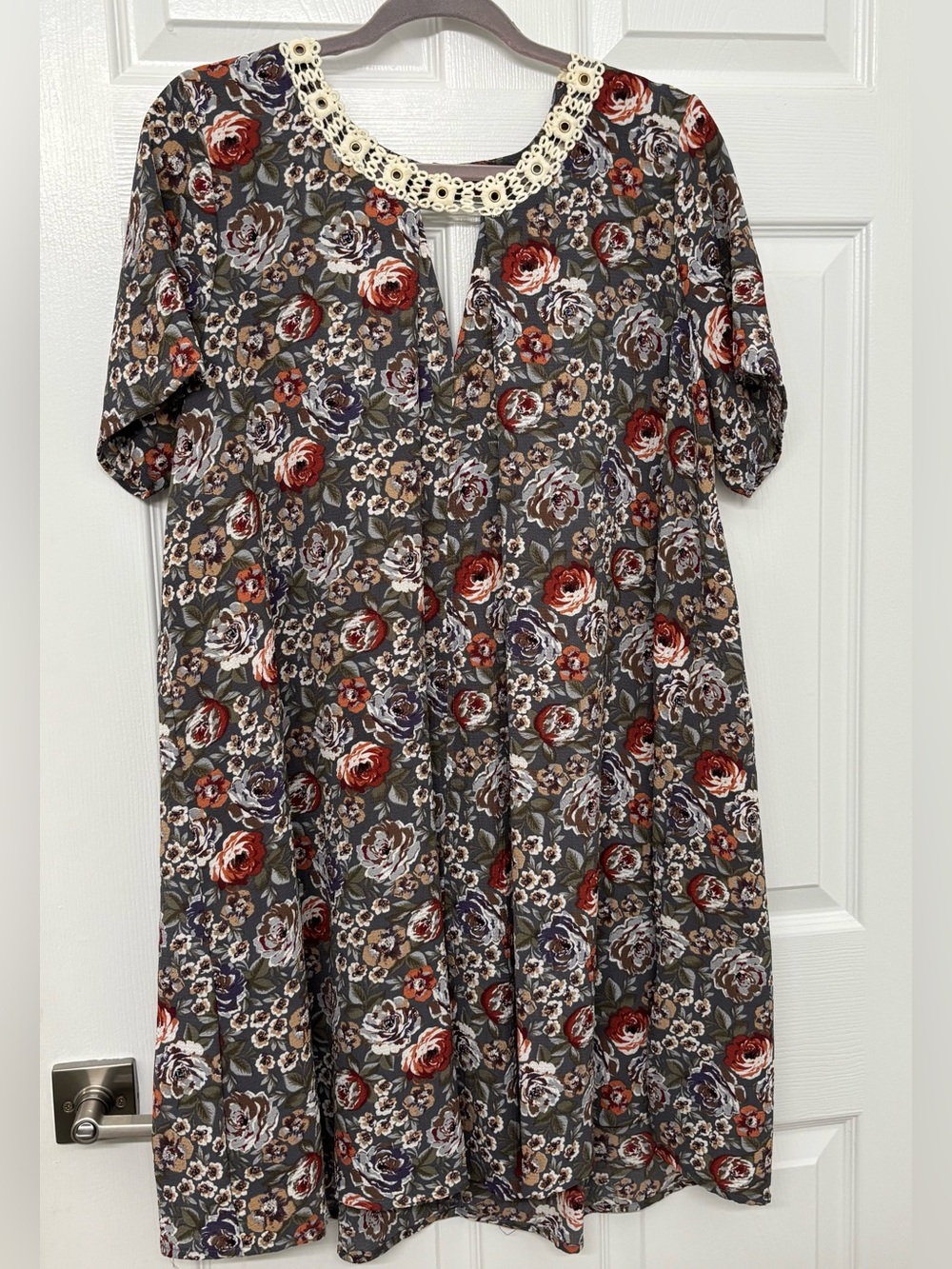 Umgee Women’s Crochet-Neck Floral Swing Dress in Gray 2XL